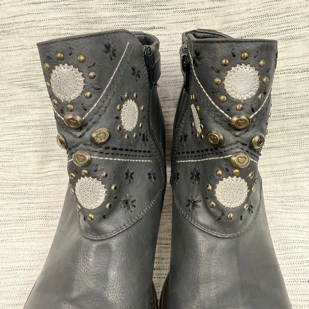 G. C. Shoes Austin Black Faux Leather Western Ankle Booties Sz 9 Cowgirl Studded